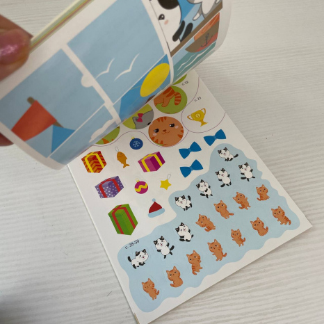 Розумні хвостики : Котики і друзі (з наліпками) (укр)