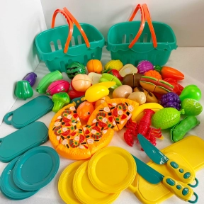 Игрушечные продукты на липучках на 100 элементов, 2 корзины, 4 ножа, 8 тарелок, 4 дощечки SC 100
