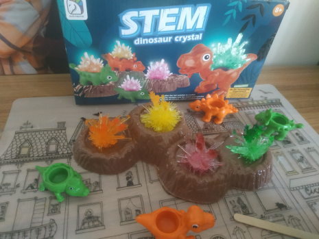 Набір для дослідів Зростаючі кристали Динозаври SD558