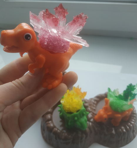 Набір для дослідів Зростаючі кристали Динозаври SD558