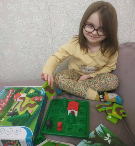 Логическая настольная игра "Маленькая красная шапочка''. SmartGames. SG 021 UKR