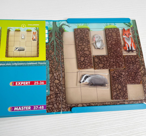 Логічна настольна гра SmartGames "Підземні пригоди або де чия нора". SGT 290 UKR