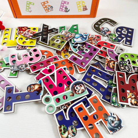 Деревянный Алфавит животные с помпонами для сортировки SP