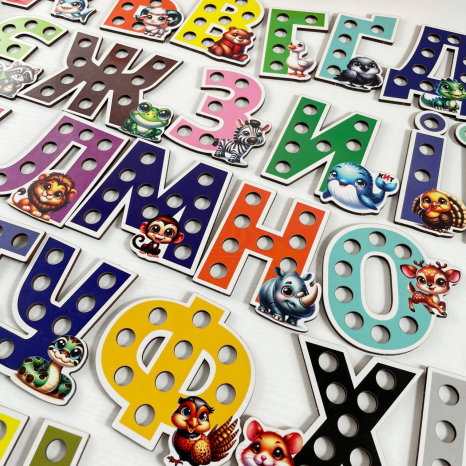 Деревянный Алфавит животные с помпонами для сортировки SP