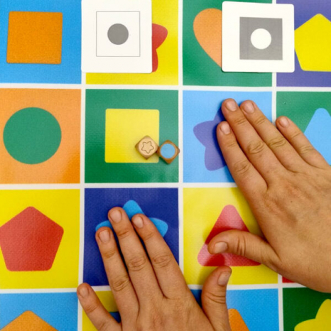 Нейротренажёр. По трем признакам Цветные фигуры SP