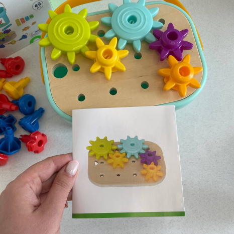 Розвиваючий багатофункціональний набір-бокс з  мозаїкою-конструктор, шнурівкою, шестернями Tookytoy(TJ631)