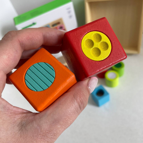 Дерев'яний сенсорний набір кубики з різними текстурами брязкальця, світлові фільтри TK493