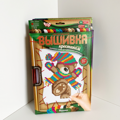 Набір для творчості "Вишивка хрестиком по номерах" на ростяжці Danko Toys