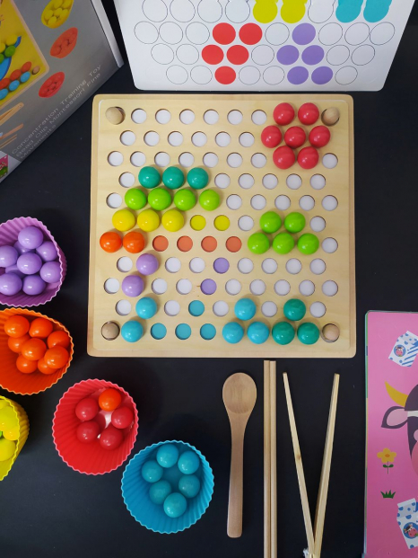 Дерев'яна іграшка пазл - мозаїка з кульками, MD 1727