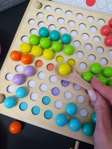 Дерев'яна іграшка пазл - мозаїка з кульками, MD 1727