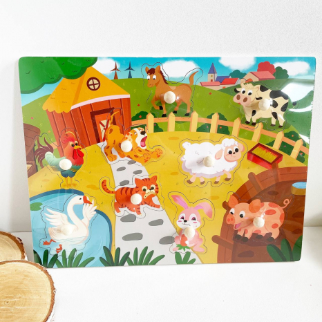 Дерев'яна іграшка рамка-вкладиш з ручками та підложкою контуром Ферма WD13002