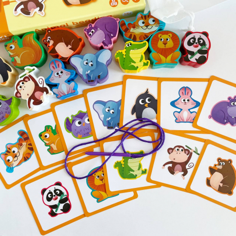 Деревянная игрушка шнуровка бусы с карточками Животные, WD13014