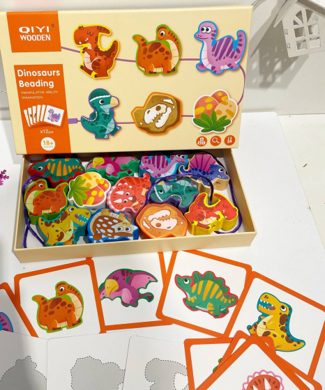 Дерев'яна іграшка шнурівка намисто з картками Динозаври WD13014, WD13014-6
