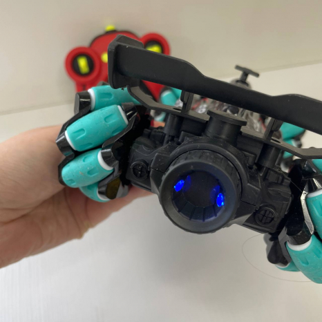 Машина на радіокеруванні з роликовими колесами,YJ-094-1