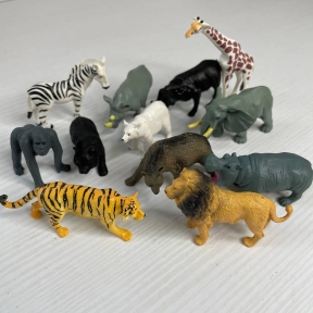 Набір тварин африканські в пакеті YJ 717