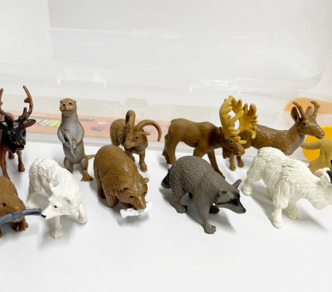 Набір фігурок "Екзотичних тварини" у футлярі, YJ 839